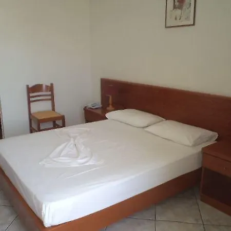 Kamari Bay Hotel 2*