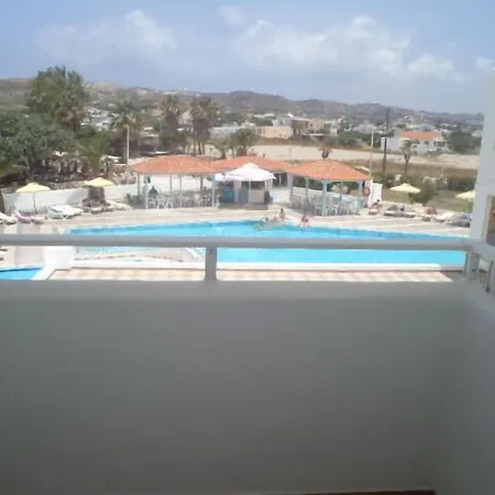 Hotel Kamari Bay 2*