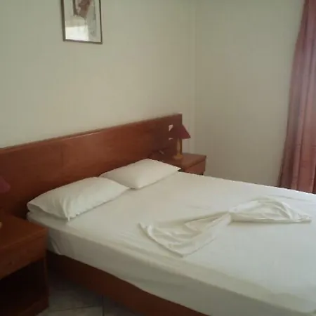 Kamari Bay Hotel 2*