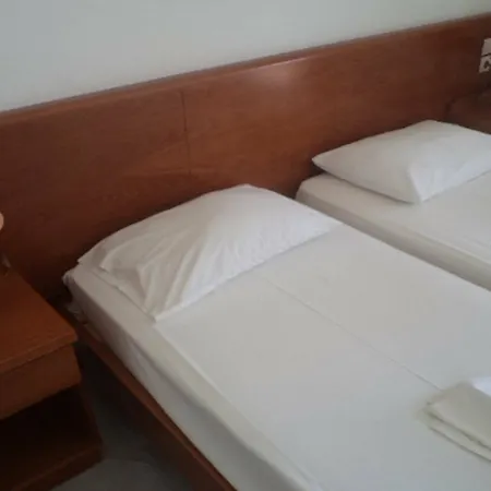 Kamari Bay Hotel